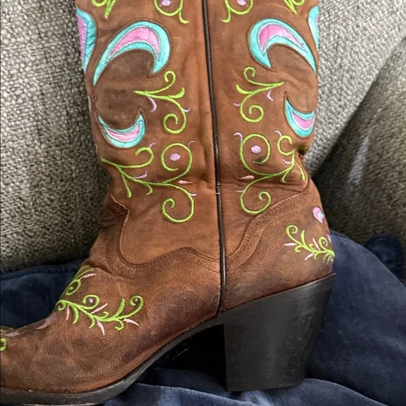 Colorful Embroidered Western Heeled Boots - Picture 9 of 15